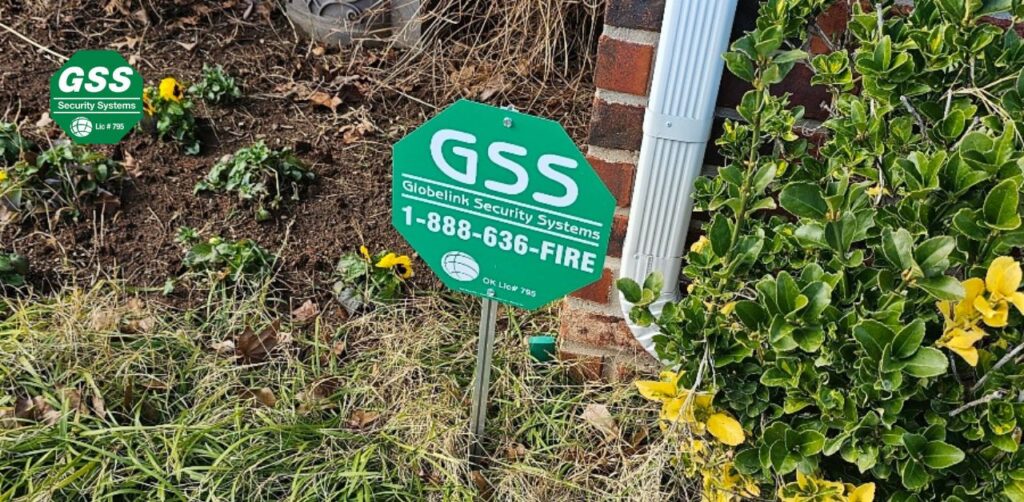 Modern home in Yukon, Oklahoma, equipped with Globelink Security Systems.